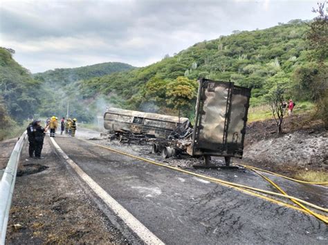 La Jornada Explosión de pipa en carretera de Chilpancingo deja 8 muertos