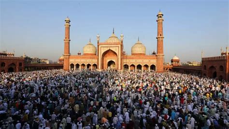 Eid Al Fitr Celebrations Of Eid Begin Worldwide