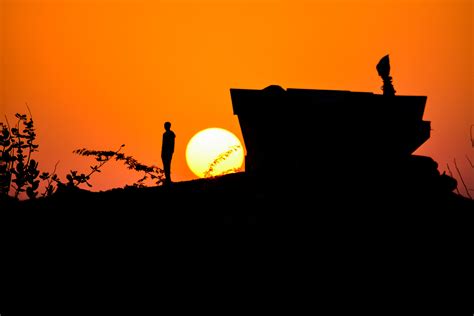 無料画像 シルエット 光 空 太陽 日の出 日没 朝 夜明け 夕暮れ イブニング 闇 6000x4000 89740 無料写真 Pxhere