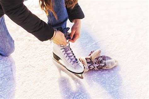 10 Best Ice Skating Rinks in New Hampshire!