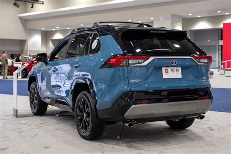 2023 Toyota RAV4 Hybrid Pictures: | U.S. News