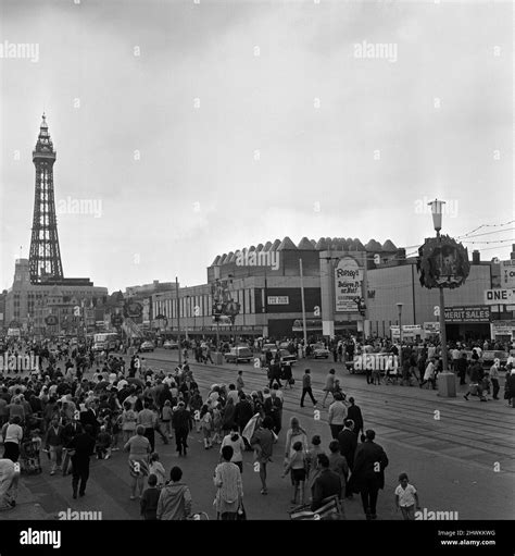 The Golden Mile In Blackpool Lancashire 1st August 1971 Stock Photo