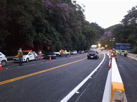 Após 16 dias de interdição por estragos da chuva Rodovia Mogi Bertioga