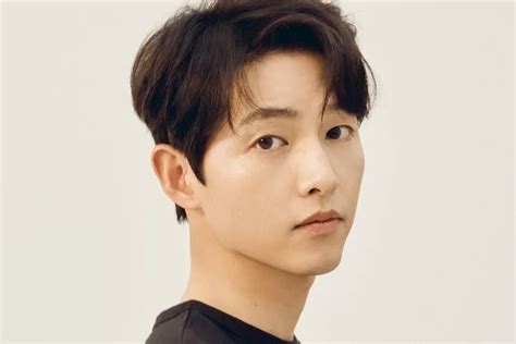 L Agence De Song Joong Ki Commente Bri Vement Les Projets De Mariage Du