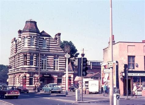 The Bucks Head Pub In Mitcham Surrey England In 1972 Surrey England