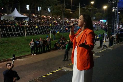 show do cantor Fernandinho Páscoa da Família reúne mais de 30 mil