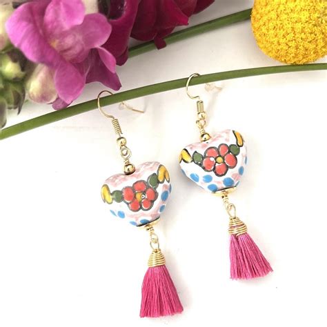 Aretes talavera corazón mechas rosa Albor Arte Mx