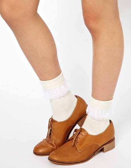 American Apparel Girly Lace Ankle Socks In White Cremewhite Lyst