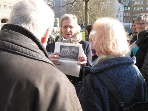 Stadtspaziergang Mit Karen Michels Warburg Haus