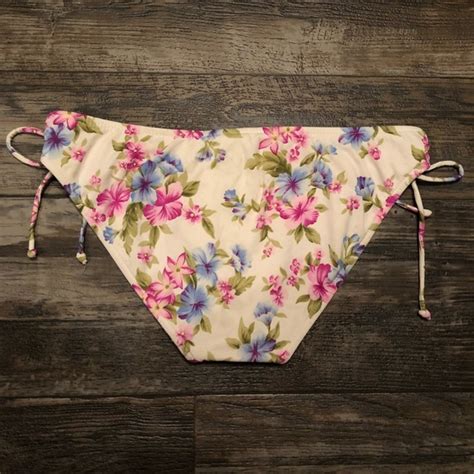 Raisins Swim Raisins White Floral Bikini Top Bottom Set Poshmark