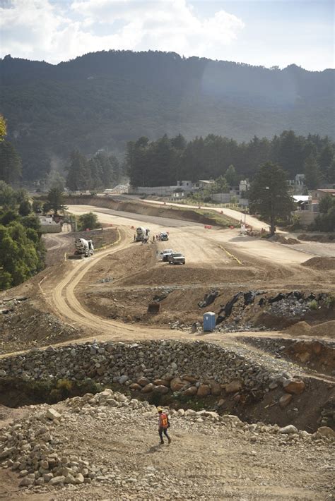 Construye SICT Tramo Real Del Monte Entronque Huasca En La Carretera