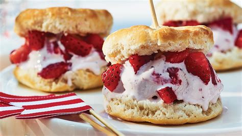 Strawberryshortcakeicecreamsandwiches3222 Strawberry Shortcake Ice