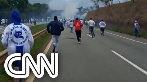 Torcidas De Cruzeiro E Palmeiras Se Envolvem Em Briga Na Rodovia Fern O