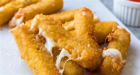 Homemade Fried Mozzarella Sticks Recipe