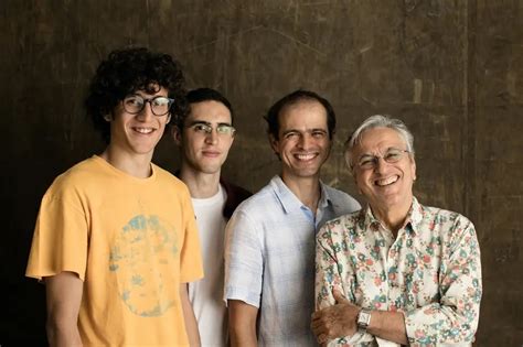 Caetano Veloso y sus hijos se presentarán en el Gran Rex LA NACION