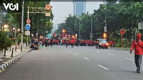 Demo Serikat Buruh Tolak UU Cipta Kerja Jalan Sekitar Istana Negara