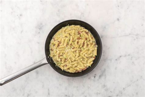 Quick Bacon Chicken Creamy Pesto Fusilli Recipe HelloFresh