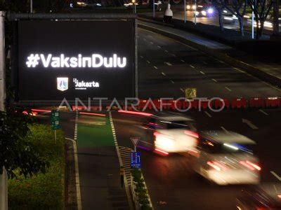 PENURUNAN LEVEL PPKM SEJUMLAH DAERAH ANTARA Foto