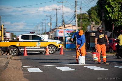 Prefeitura de Boa Vista revitaliza faixas de pedestres em vias que dão