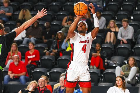 Apsu Mens Basketball Cruises To 90 72 Win Over Life At Fandm Bank Arena