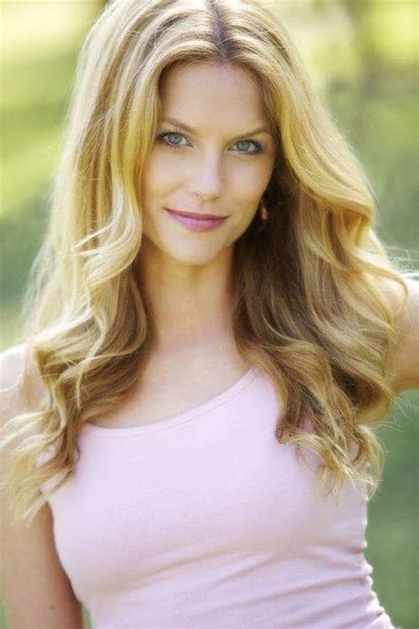 Ellen Hollman - Age, Birthday, Biography, Movies & Facts | HowOld.co