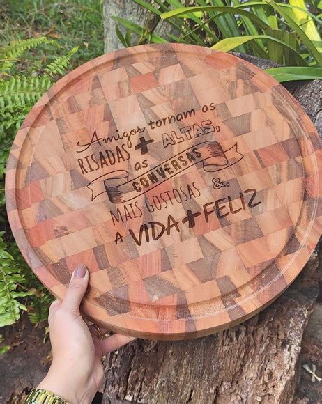 Tábua de Corte Topo em Eucalipto Redonda 38cm Personalizada