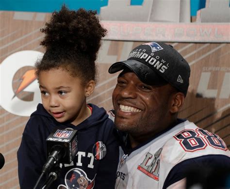 Martellus Bennett Won't Visit White House With Patriots for Super Bowl ...