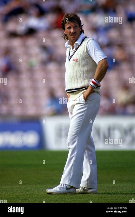 England Cricketer Ian Botham Stock Photo Alamy