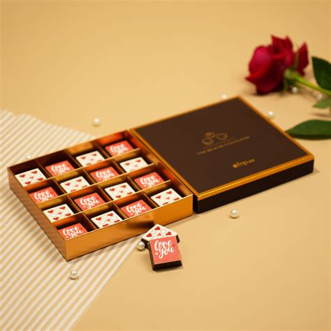 Order Celebrating Love Online | Same-Day Delivery UAE - Fnp.ae