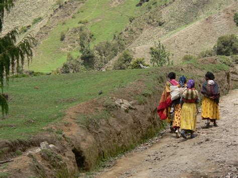 Solomon Tour Guide Ethiopia: WENCHI CRATER LAKE