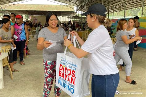 Ovp Namahagi Ng Ayuda Sa Mga Pamilyang Inilikas Sa Evacuation Centers