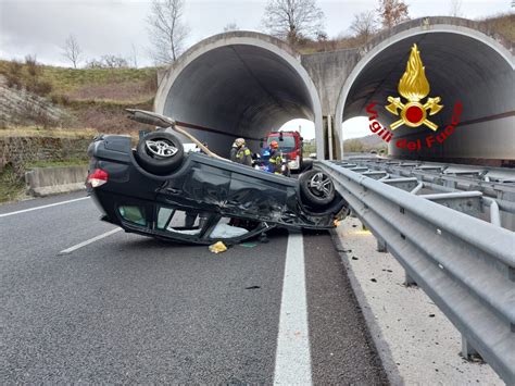 Incidente Auto Si Ribalta Sulla Ss Automobilista Estratto