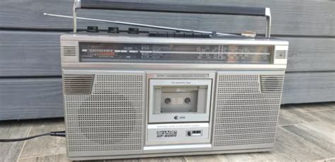 BOOMBOX GHETTOBLASTER POSTE Radio Cassette SHARP GF 6060 Blast EUR 59