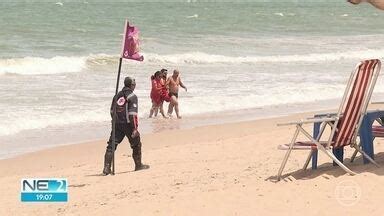 NE2 Banhistas Insistem Em Tomar Banho Na Praia De Piedade Em