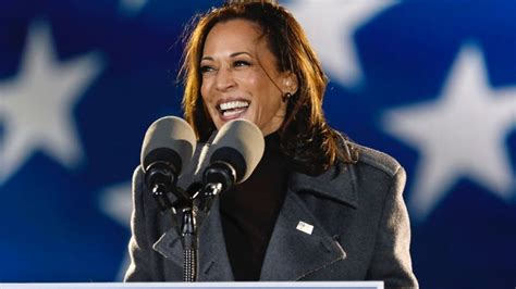 A Monumental Day Stars React To Kamala Harris Becoming U S Vice