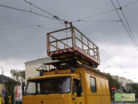 Na Rondzie Jana Nowaka Jeziora Skiego Uszkodzona Zosta A Sie Trakcyjna