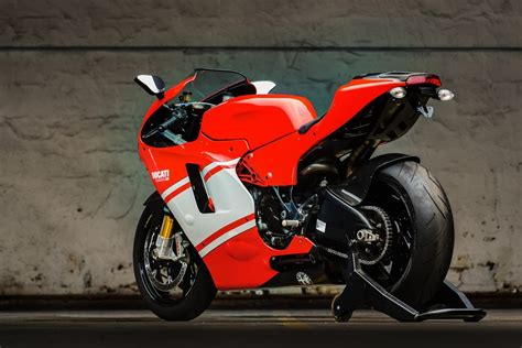 Ducati Desmosedici RR - Desktop Wallpapers, Phone Wallpaper, PFP, Gifs ...