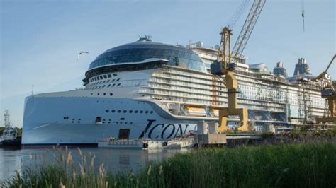 Icon of the Seas Returns to Shipyard After Acing First Sea Trials