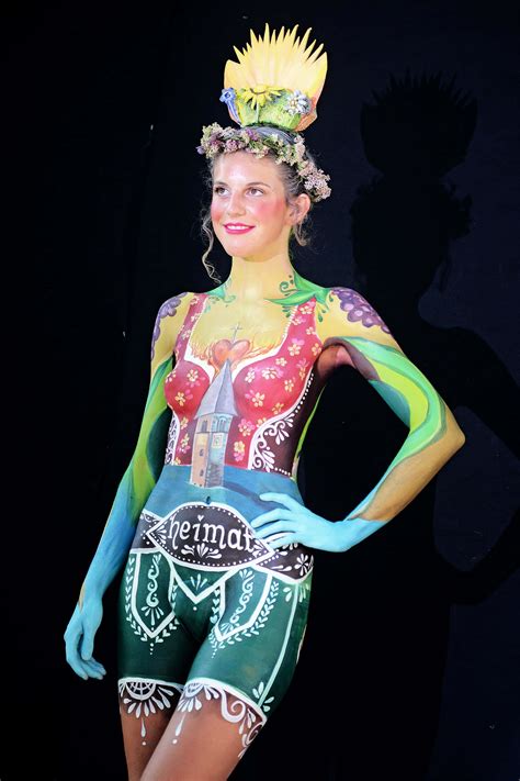 Download Body Painting Festival Pictures