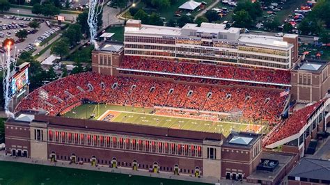 Memorial Stadium University Of Illinois Champaign Il Each Column Is Inscribed With The Name