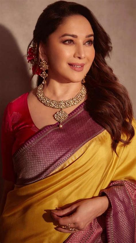 Madhuri Dixit Inspired Exquisite Saree Looks For Bong Wedding