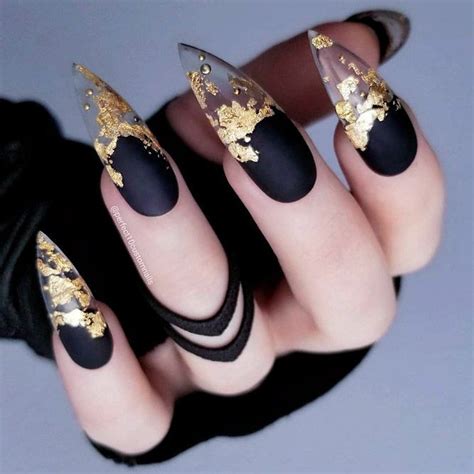 33 Stunning Gold Foil Nail Designs To Make Your Manicure Shine Artofit