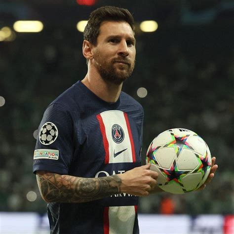 Psg Transfer News Roundup Dani Alves Labels Lionel Messi As Goat