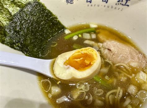 【朝7時から営業しているラーメン・つけ麺専門店】新宿三丁目『麺や 百日紅』にて「特製煮干しそば 醤油」と「まぜそば」を堪能