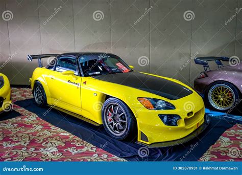 Modified Yellow Honda S2000 in IAM Automodified Jakarta 2023 Editorial ...