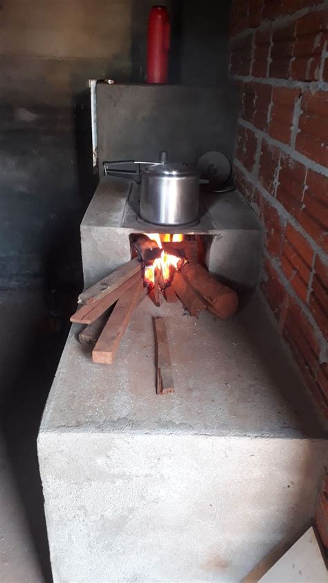 Pin de bessi mejia em cocinas Fogão a lenha pequeno Fogão a lenha