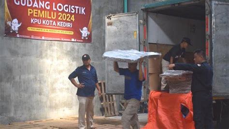 Kpu Kota Kediri Kembali Menerima Logistik Pemilu 2024 Berupa 1440 Bilik