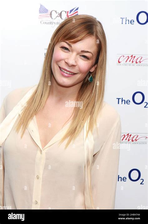 Lee Ann Rimes Poses Back Stage At The C2c Country To Country Festival