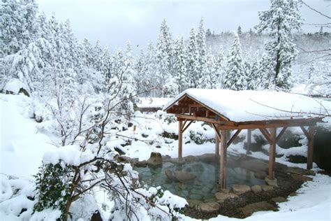 【日本の冬を贅沢に満喫】「雪見風呂」が堪能できる絶景宿8選｜zekkei Japan