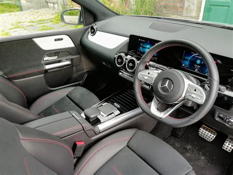 Mercedes Benz B Class Review 2019 Changing Lanes